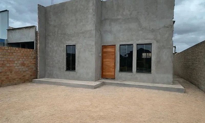 Vende-Se Ótima Casa ...