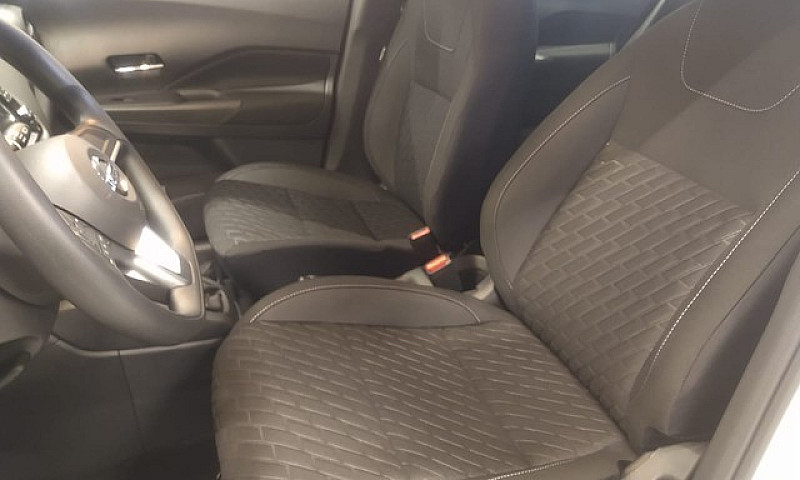 Nissan Kicks Advance...