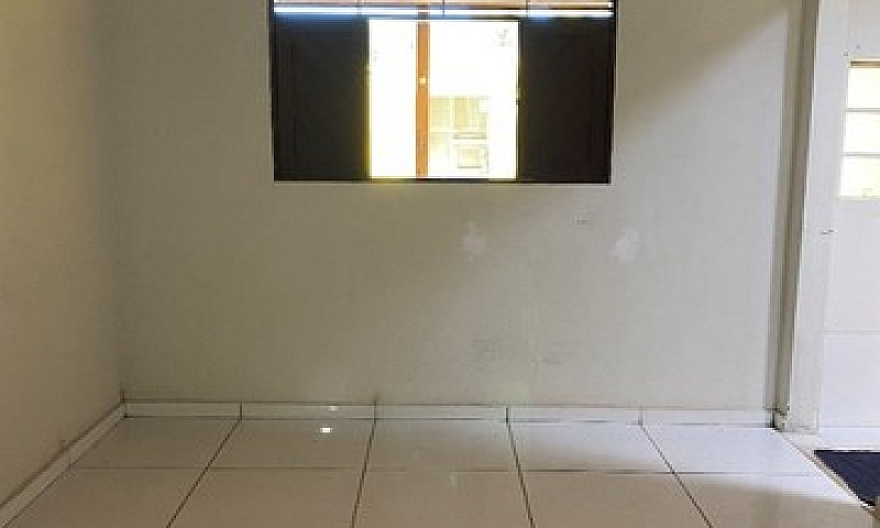 Casa Em Neopolis Pró...