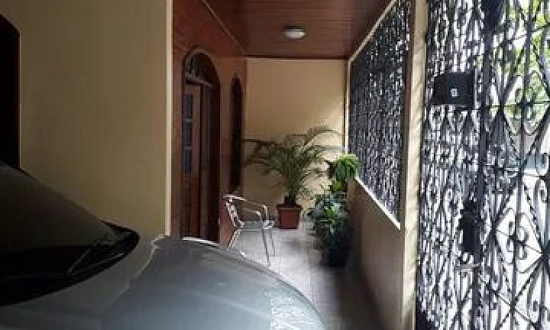 Vende Excelente Casa...