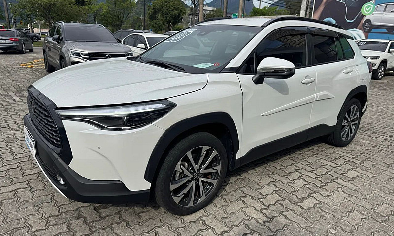 Toyota Corolla Cross...
