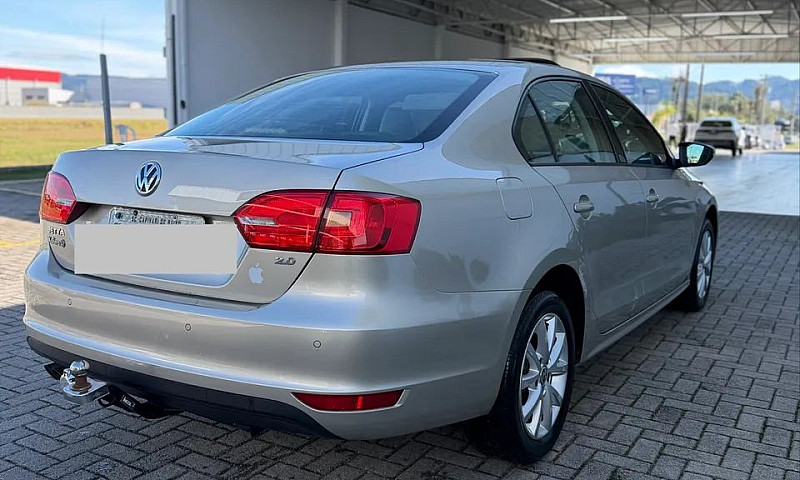 Volkswagen Jetta Com...