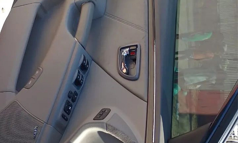 Hyundai Azera Gls 3....