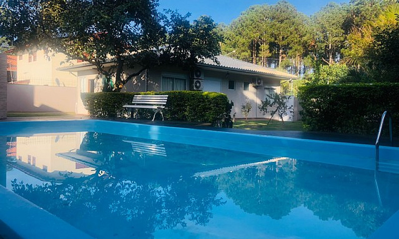 Casa Com Piscina Par...