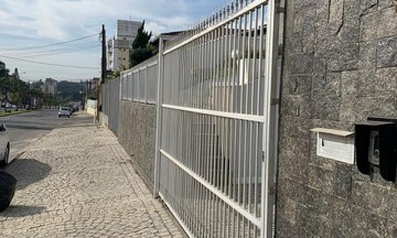 Casa No Floresta Com...