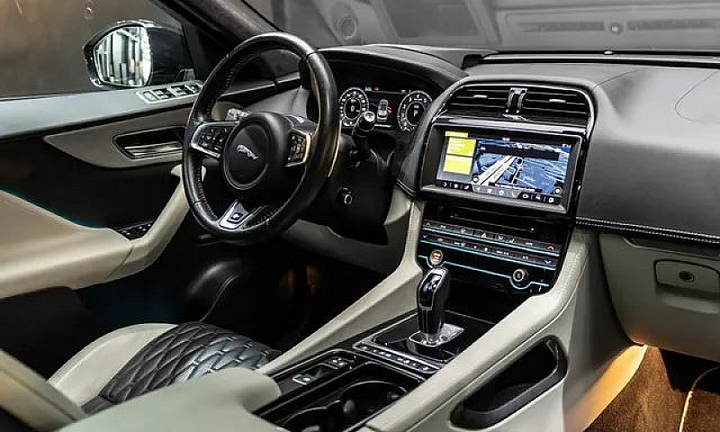 Jaguar F-Pace Svr Su...