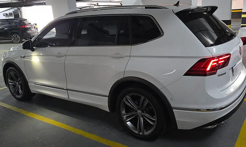 Tiguan Allspace Blin...