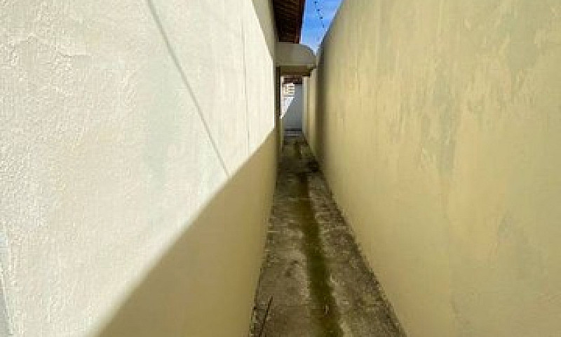 Alugo Casa Com Três ...