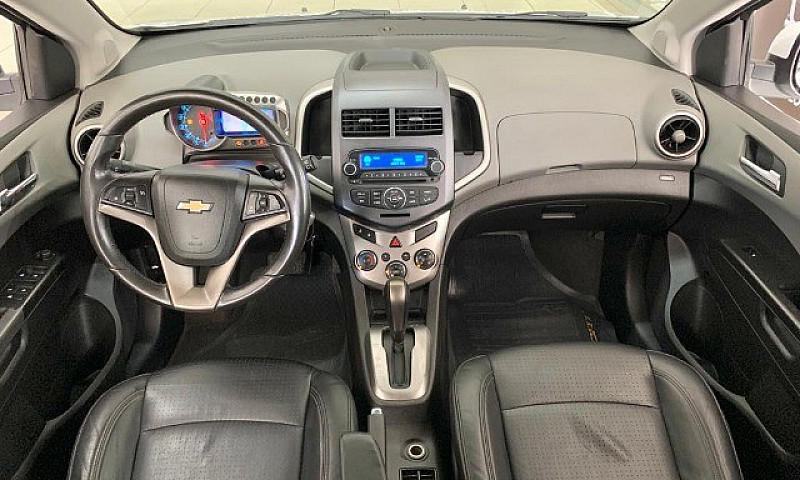P* Chevrolet Sonic L...