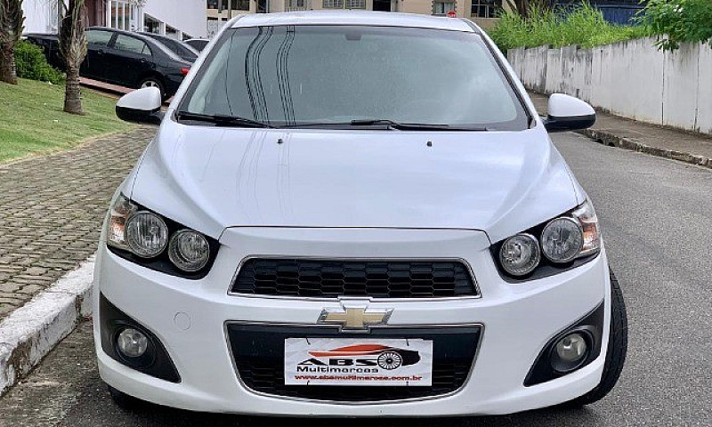 P* Chevrolet Sonic L...