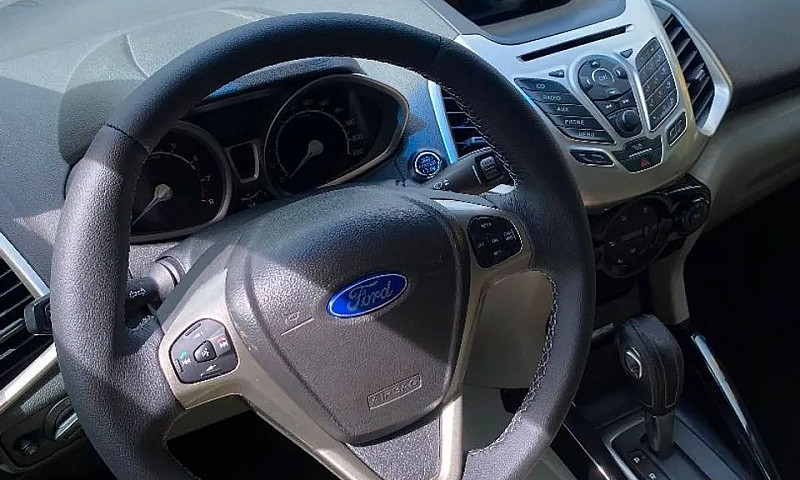 Ford Ecosport Titani...
