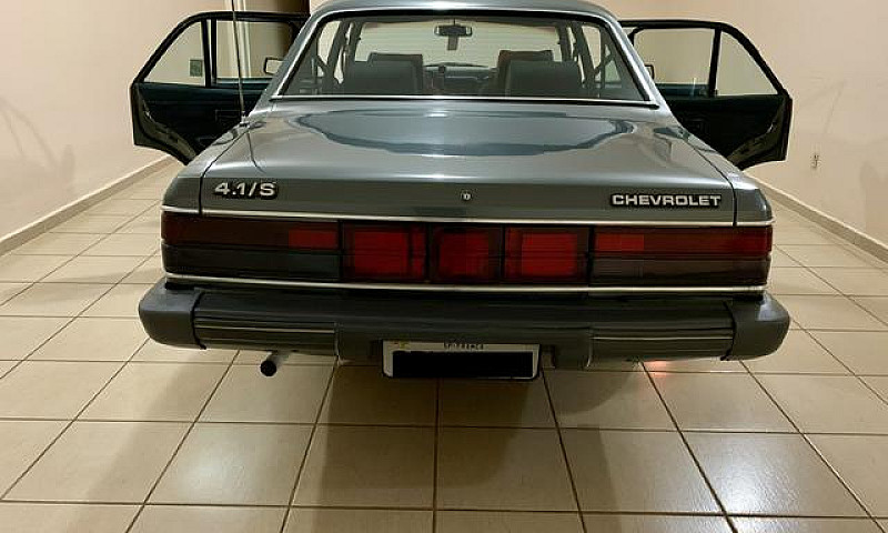 1989 Chevrolet Opala...