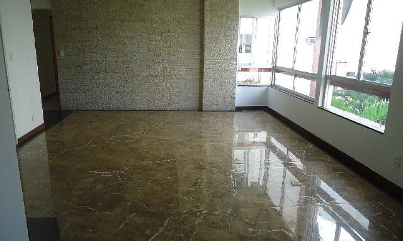 Apartamento 4/4 Na R...