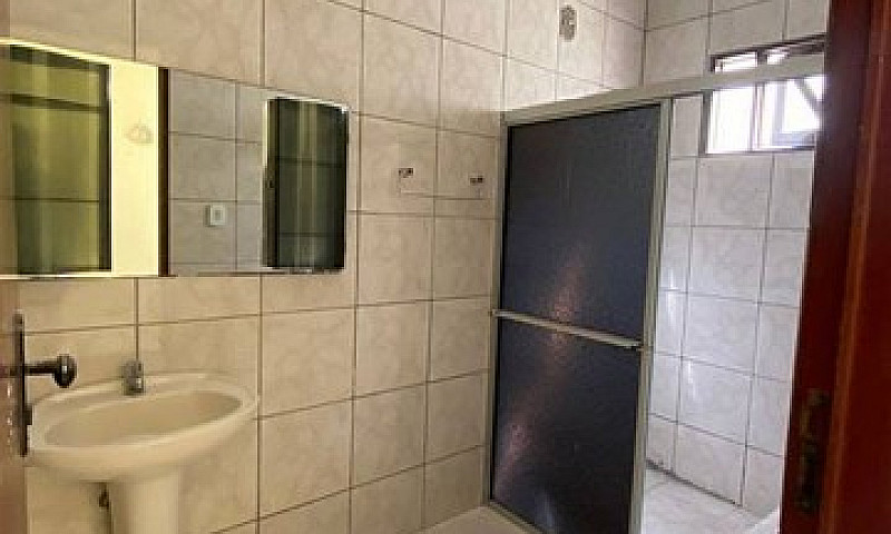 Alugo Casa Com Três ...
