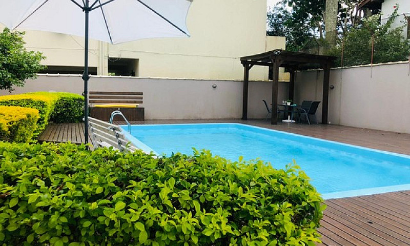 Casa Com Piscina Par...