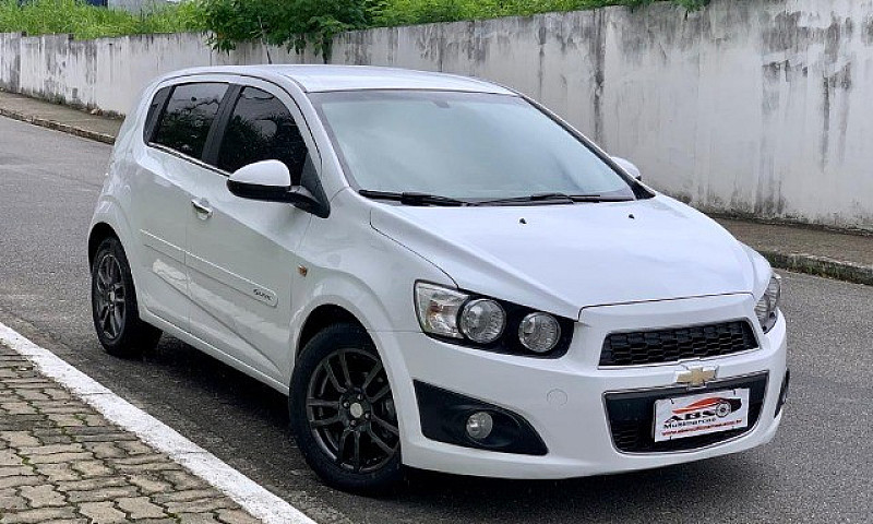 P* Chevrolet Sonic L...