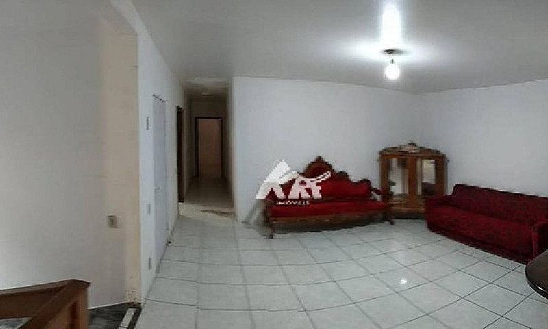 Casa Com 4 Dormitóri...