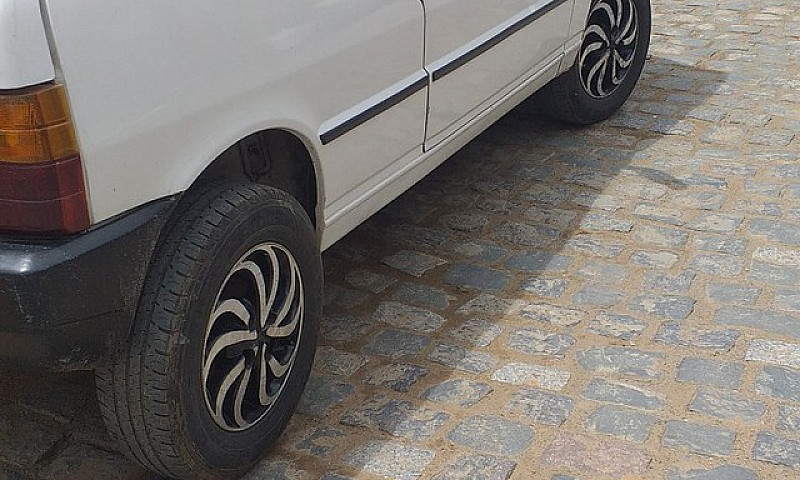 Fiat Uno Bem Conserv...