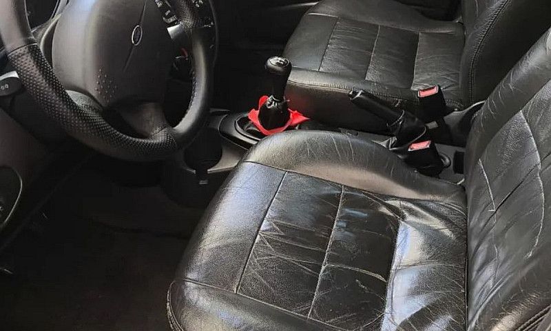 Ford Focus 1.6 2004...