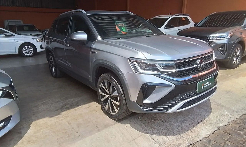 Volkswagen Taos 2023...