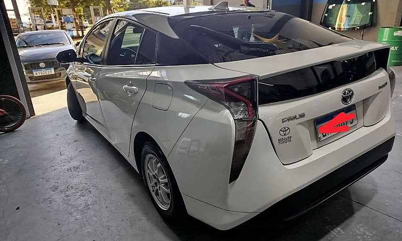 Toyota Prius Hybrid ...