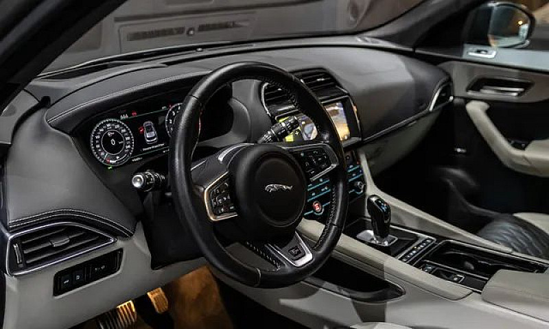 Jaguar F-Pace Svr Su...