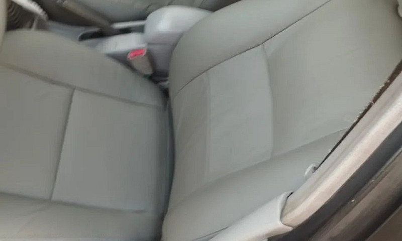 Toyota Corola Xei 1....