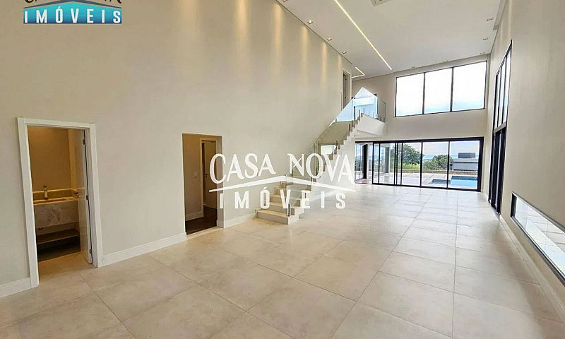 Casa Com 4 Dormitóri...