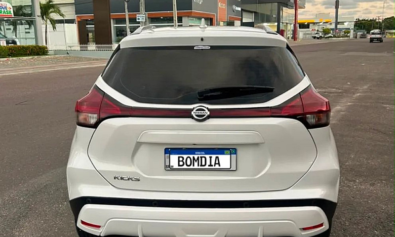Nissan Kicks Exclusi...