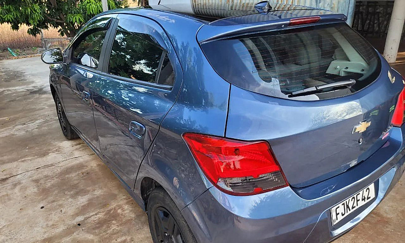 Chevrolet Onix Hatch...