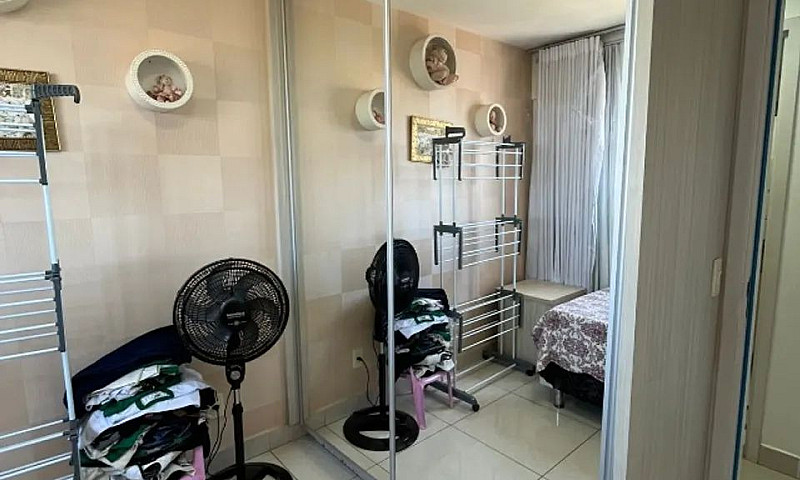 Apartamento 2/4(1 Su...