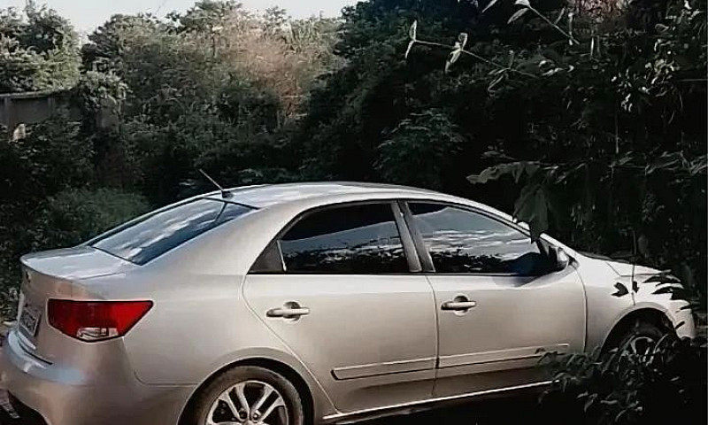 Kia Motors Cerato 1....
