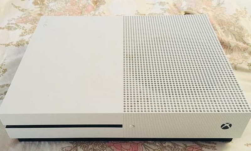 Vendo Xbox One S 500...