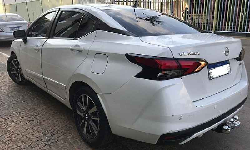 Nissan Versa ...