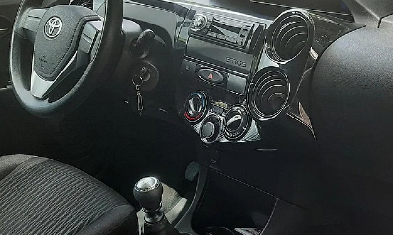 Etios 1.3 Manual 202...