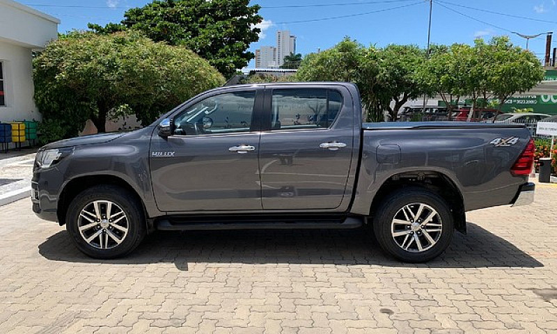 Toyota Hilux 2.8 Srv...
