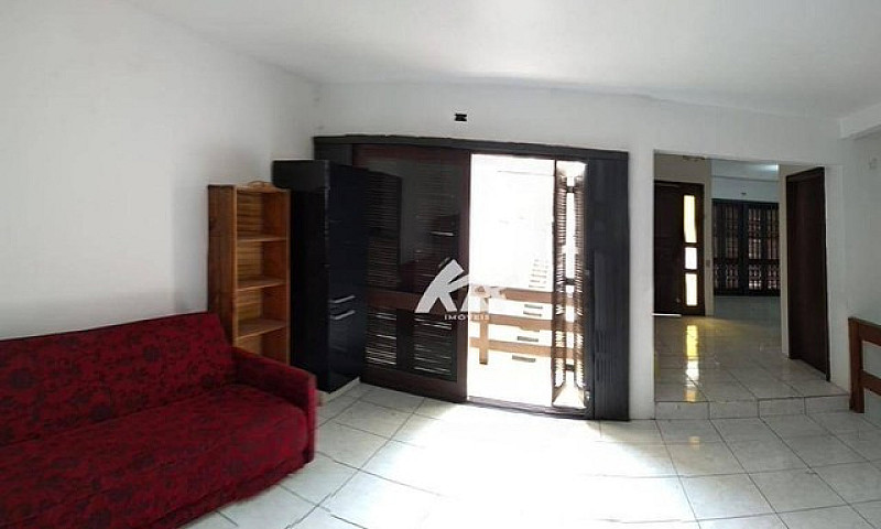 Casa Com 4 Dormitóri...