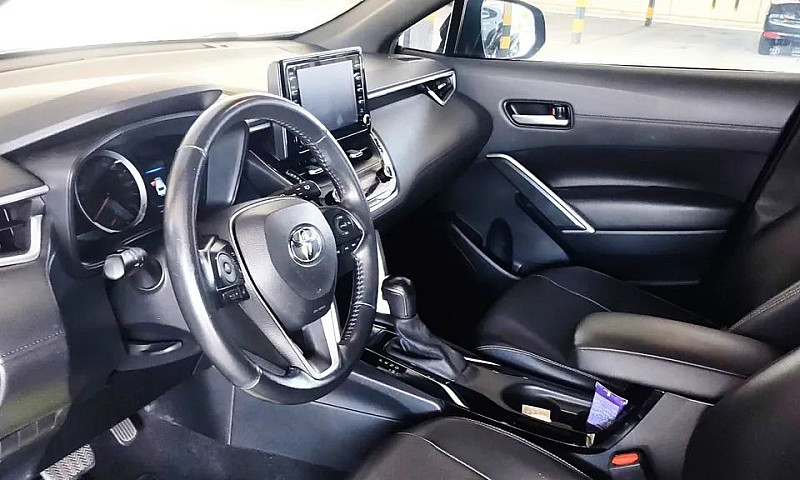 Toyota Corolla Cross...