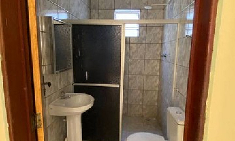 Alugo Casa Com Três ...