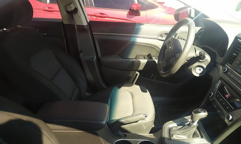 Hyundai Elantra 2.0 ...