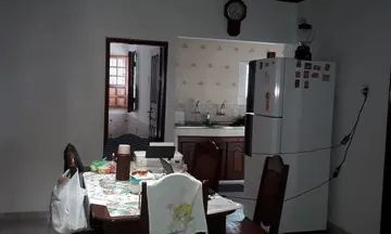 Vende Excelente Casa...