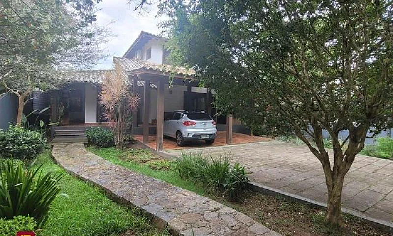Casa Em Condomínio E...