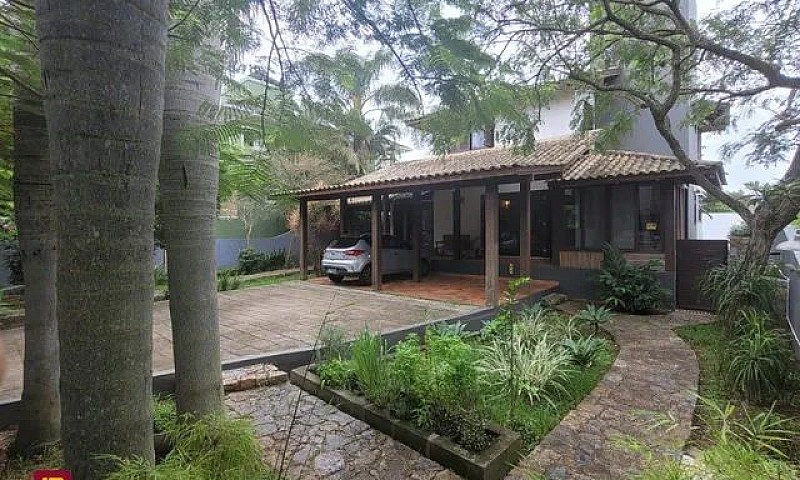 Casa Em Condomínio E...