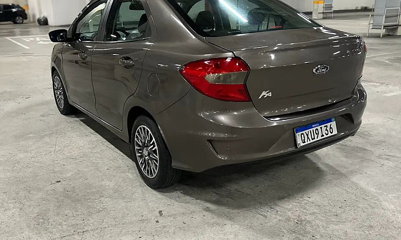 Ford Ka+ Sedan 1.0 T...