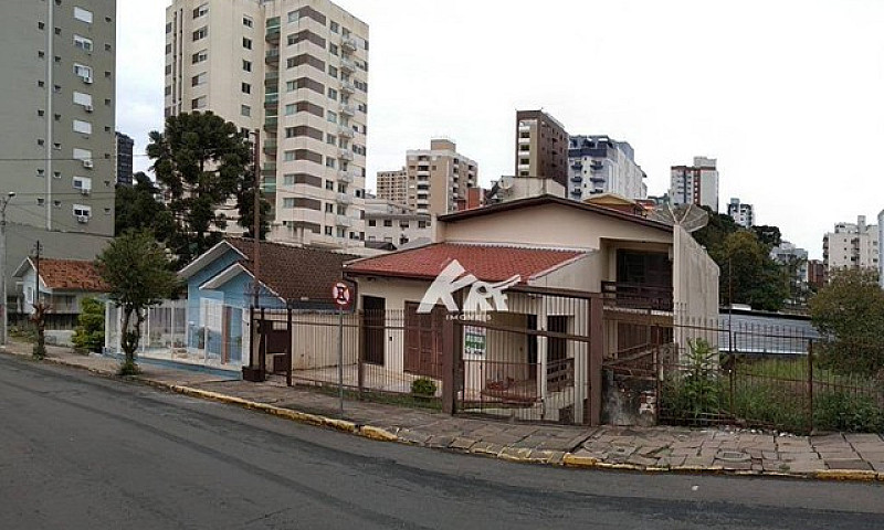 Casa Com 4 Dormitóri...