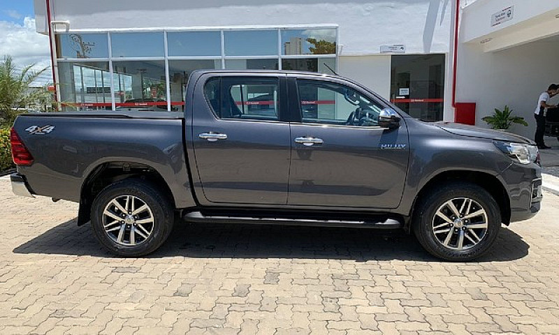Toyota Hilux 2.8 Srv...