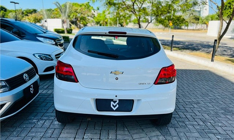 Chevrolet Onix 2015 ...