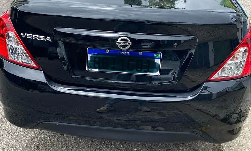 Nissan Versa 1.0 12V...