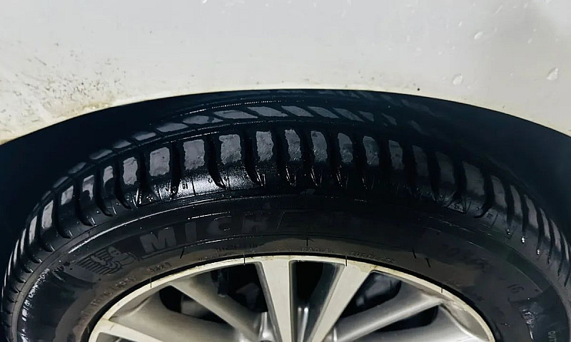 Toyota Corolla Xei 2...