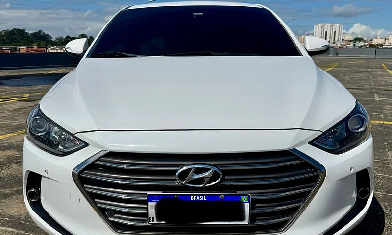 Hyundai Elantra Spec...